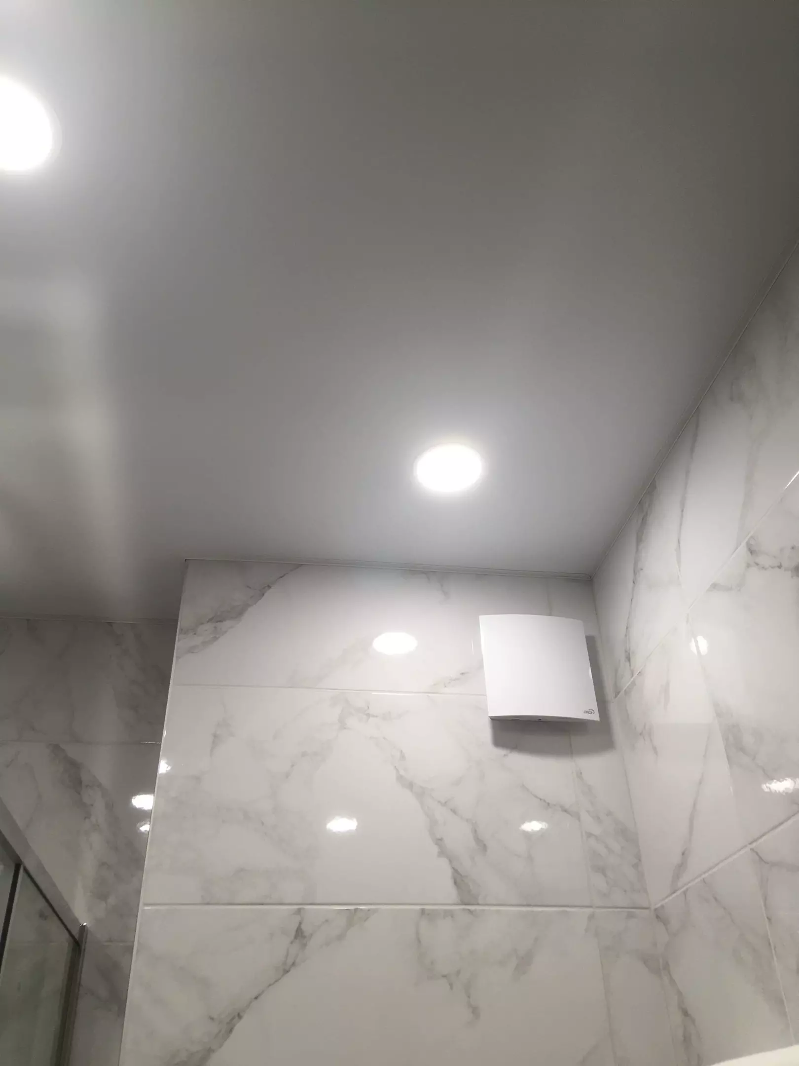 Натяжной потолок в ванную, фото 3