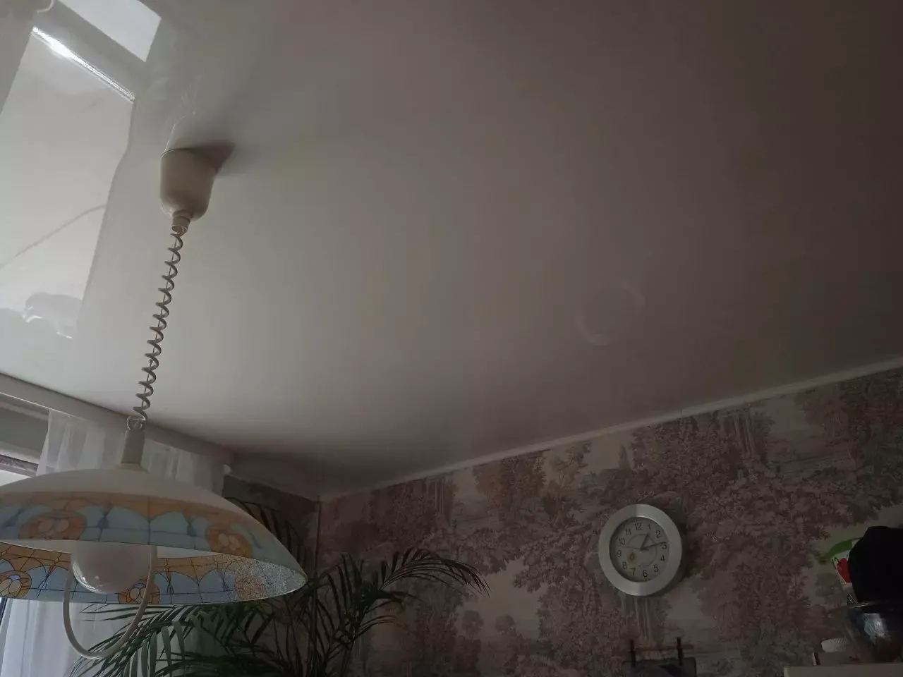 Глянцевый натяжной потолок на кухню — Прокопьевск, Ноградская улица, 20, фото 3