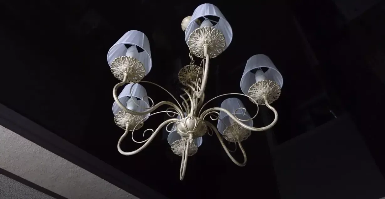 Зеркальный натяжной потолок — Прокопьевск, Сафоновская улица, 2а, фото 1